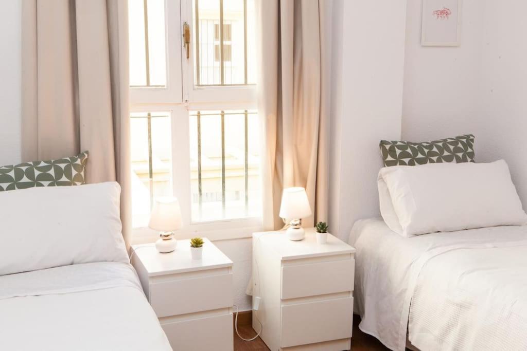 Apartament Zona 1 Santa Cruz Parking Privado Sewilla Zewnętrze zdjęcie