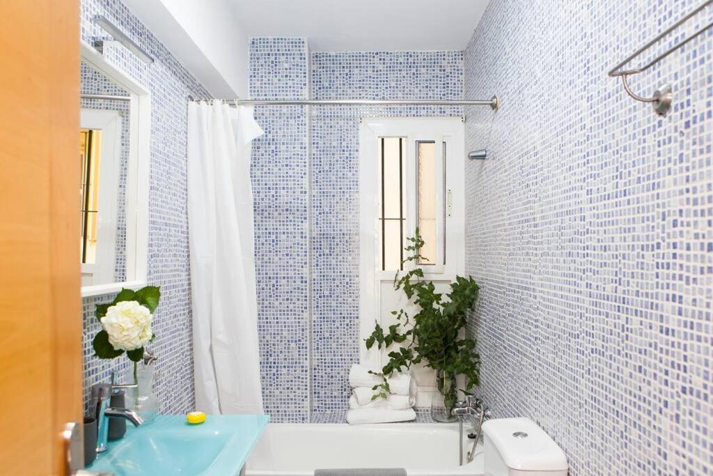 Apartament Zona 1 Santa Cruz Parking Privado Sewilla Zewnętrze zdjęcie